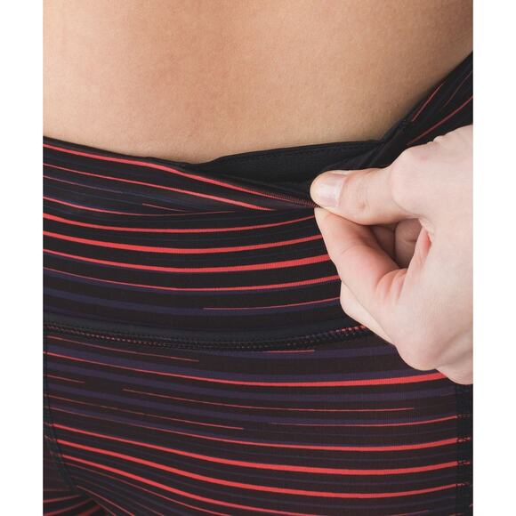 Lululemon Pace Rival Crop Full On Luxtreme Twisted Dune Alarming Striped Size 6 - Picture 5 of 16